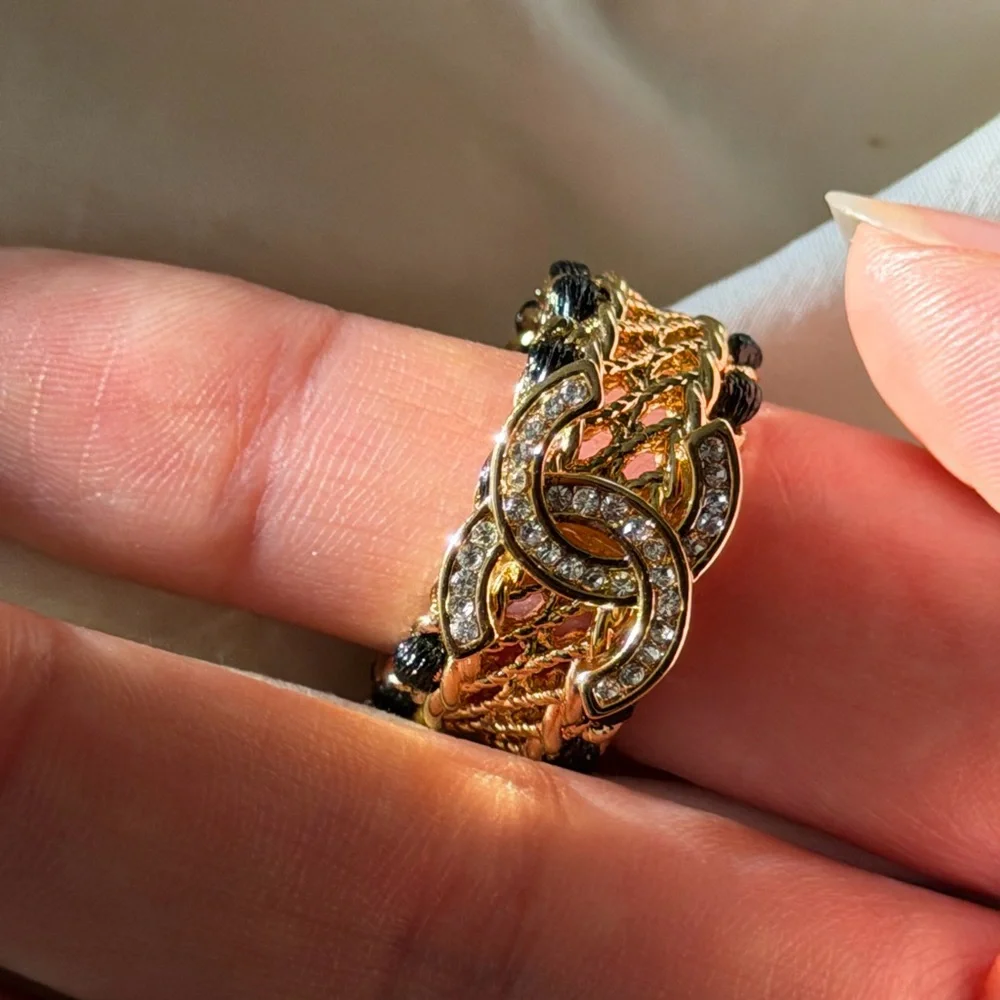 Beautiful Chanel Gold and Black Chain Ring - Picture 15 of 16